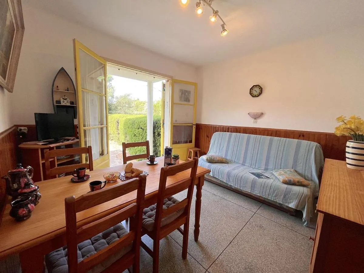 Appartement 2 Pieces Avec Jardin Privatif, Proche Plage Et Commerces, A Saint Aygulf - Fr-1-226A-103 Frejus Apartment