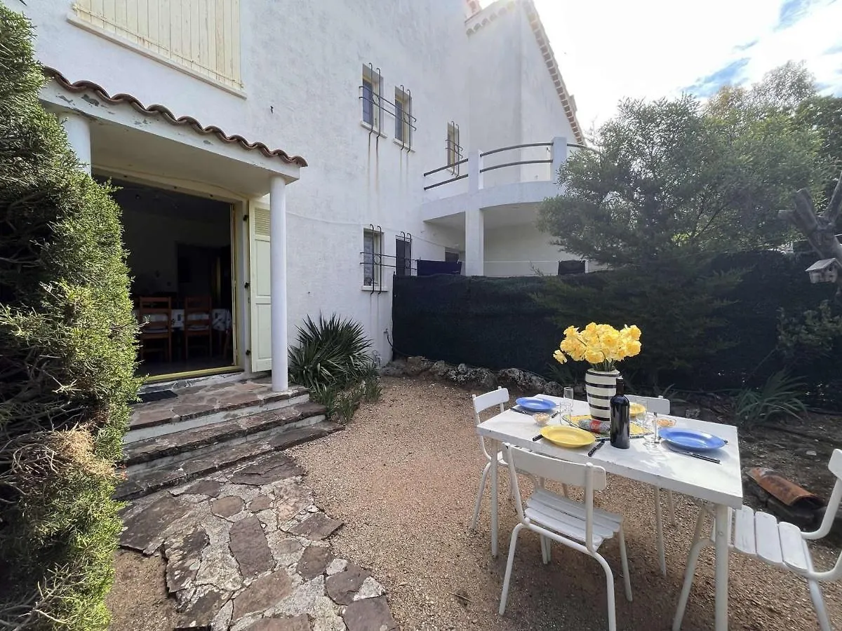 Appartement 2 Pieces Avec Jardin Privatif, Proche Plage Et Commerces, A Saint Aygulf - Fr-1-226A-103 Frejus Apartment