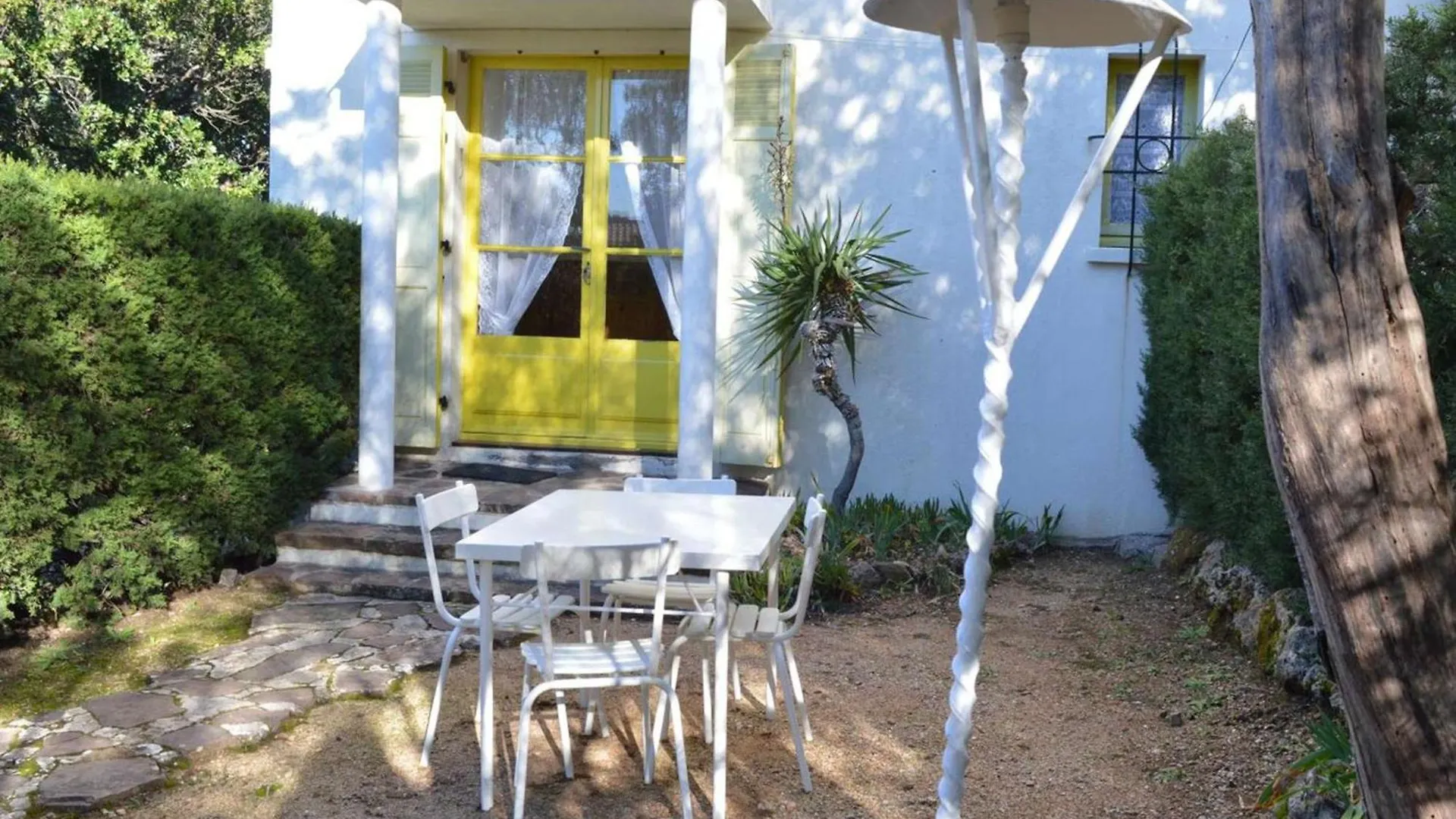 Appartement 2 Pieces Avec Jardin Privatif, Proche Plage Et Commerces, A Saint Aygulf - Fr-1-226A-103 Frejus
